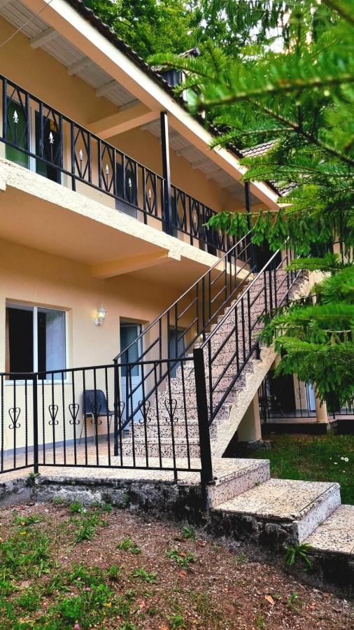 Bujtina Te Grima Ξενοδοχείο Theth Εξωτερικό φωτογραφία
